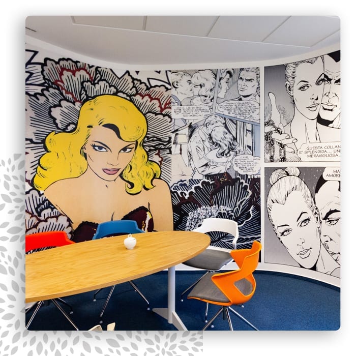 Fototapeta w stylu pop-art z komiksową grafiką w firmowej strefie relaksu